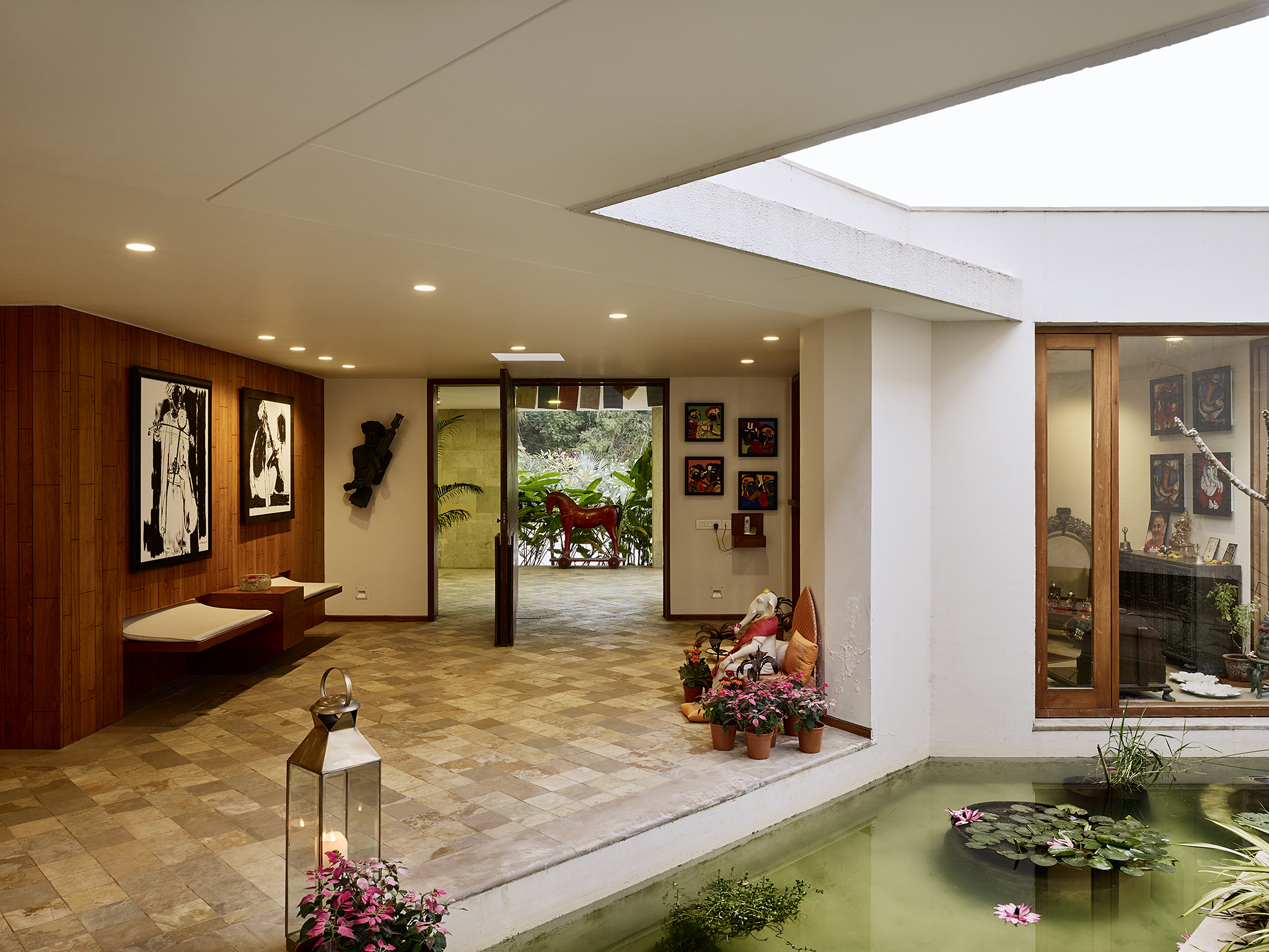 E17621 Alpa 060504 SCREEN